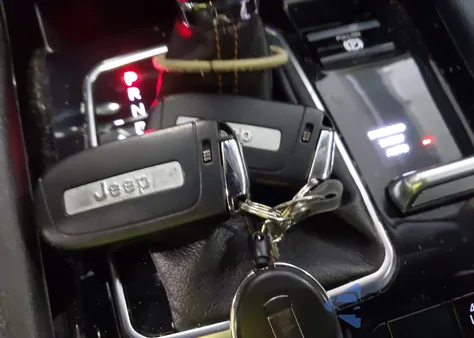 2022 Jeep Compass Limited 4X4 z USA, uszkodzony, nr VIN 3C4NJDCB6NT105434